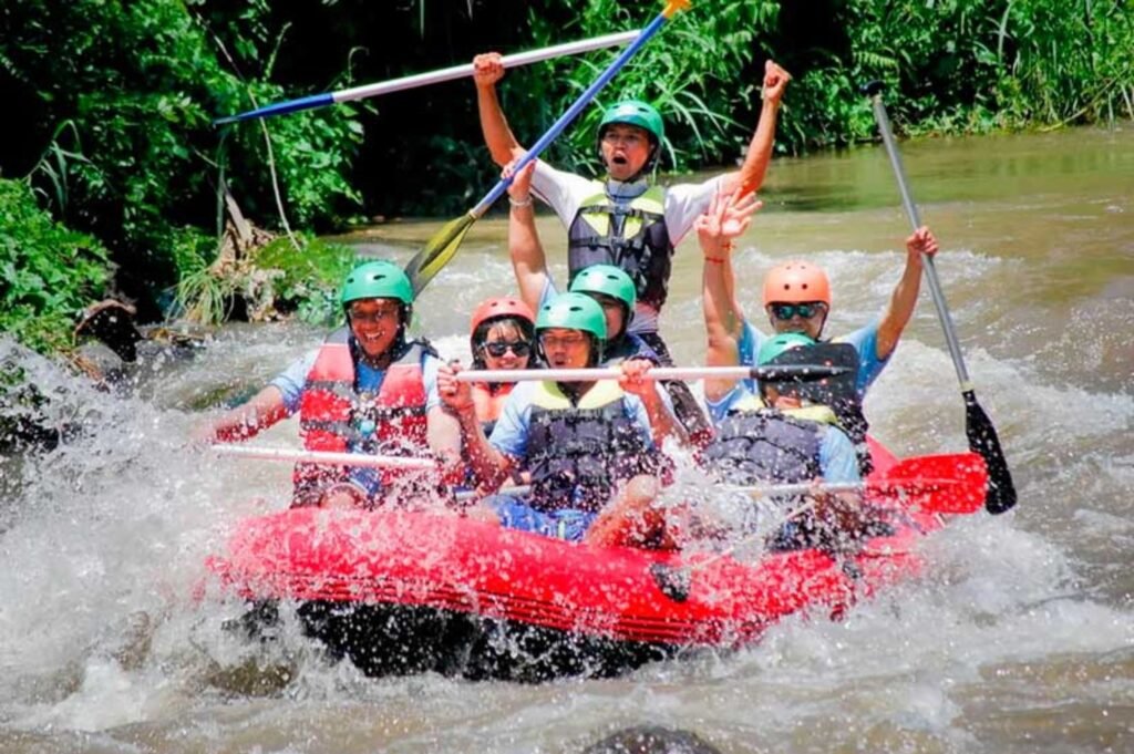 ayung-river-rafting-white-water